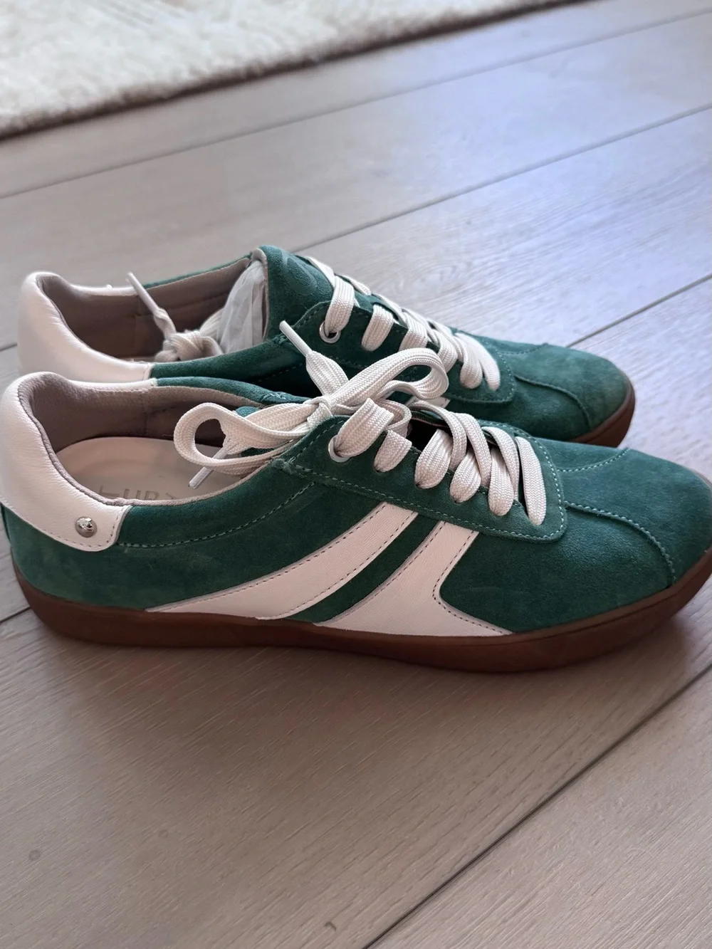 Naturalizer Medina lace up sneakers women’s size 9